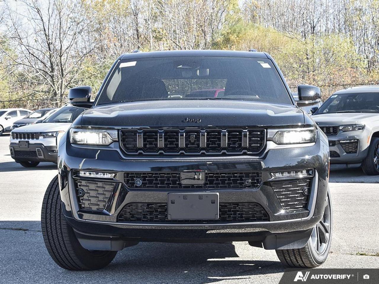 2027 Jeep Grand Cherokee Base 4dr 4x4 Photo1