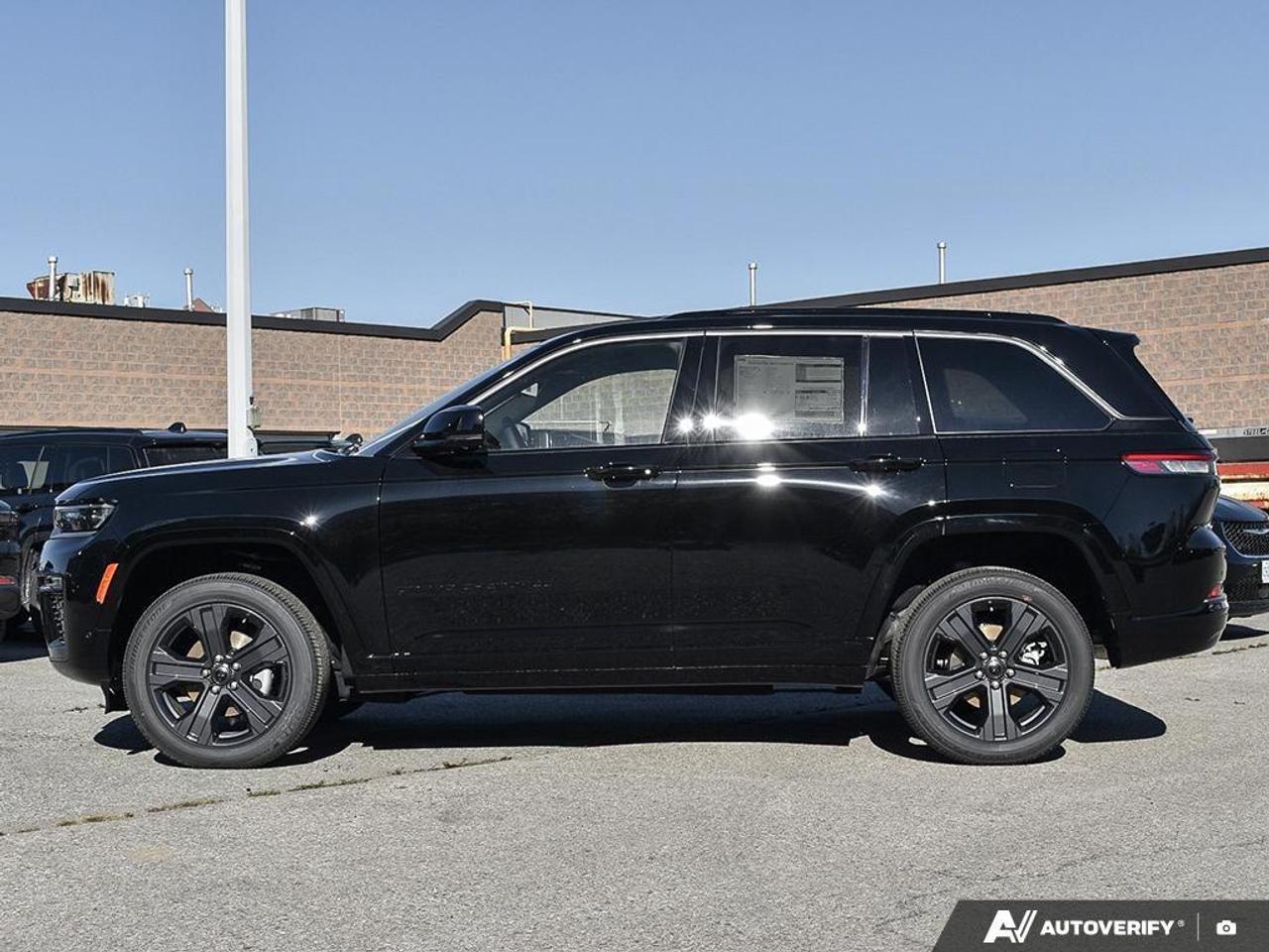 2027 Jeep Grand Cherokee Base 4dr 4x4 Photo2
