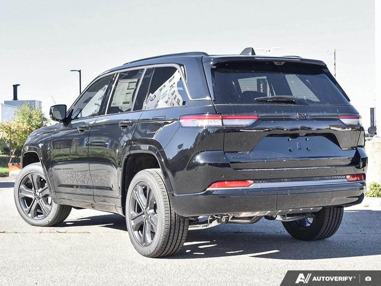 2027 Jeep Grand Cherokee Base 4dr 4x4 Photo