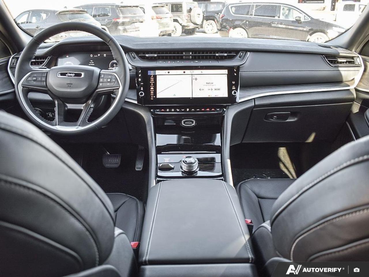 2027 Jeep Grand Cherokee Base 4dr 4x4 Photo