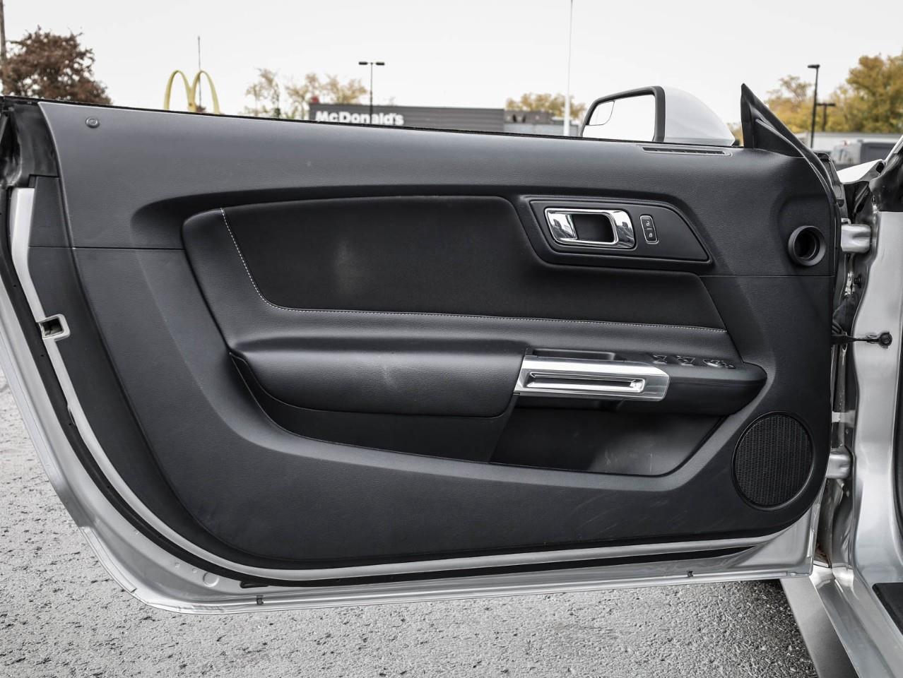 2017 Ford Mustang V6 2dr Convertible Photo