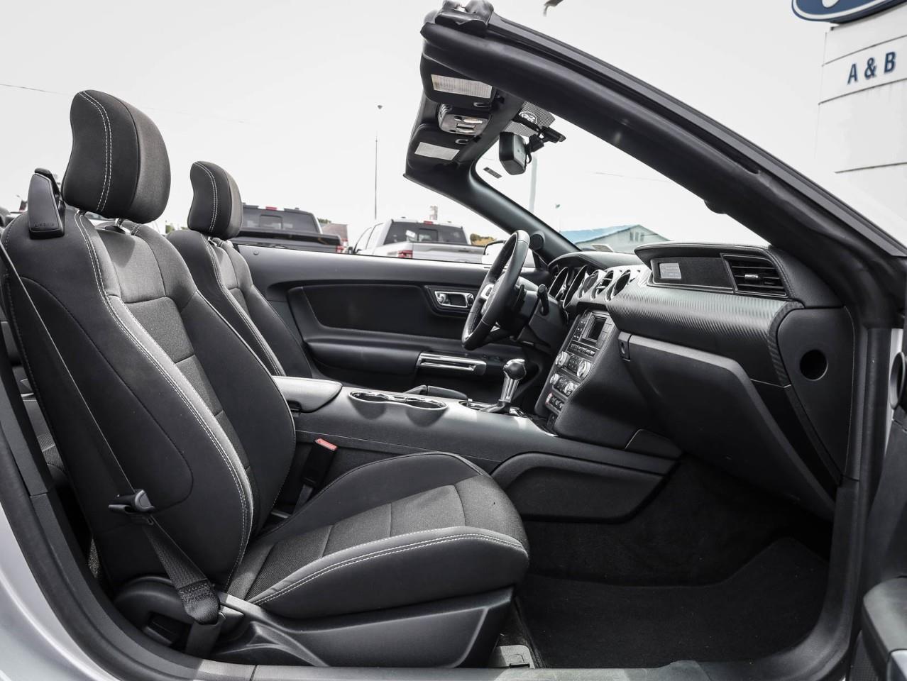 2017 Ford Mustang V6 2dr Convertible Photo