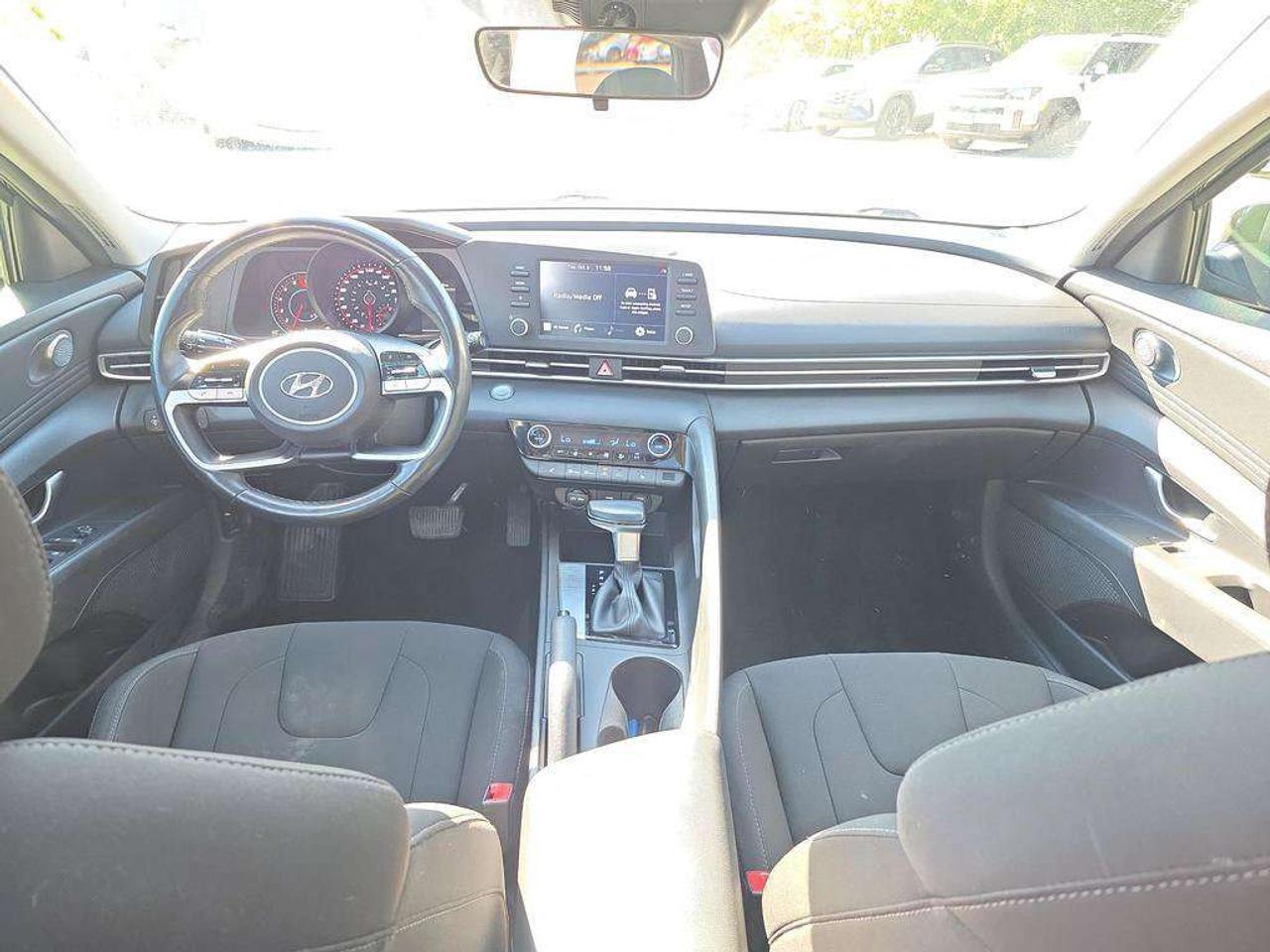 2021 Hyundai Elantra Preferred Sun Tech   NO ACCIDENTS 1 OWNER 5.7L/100KM Photo