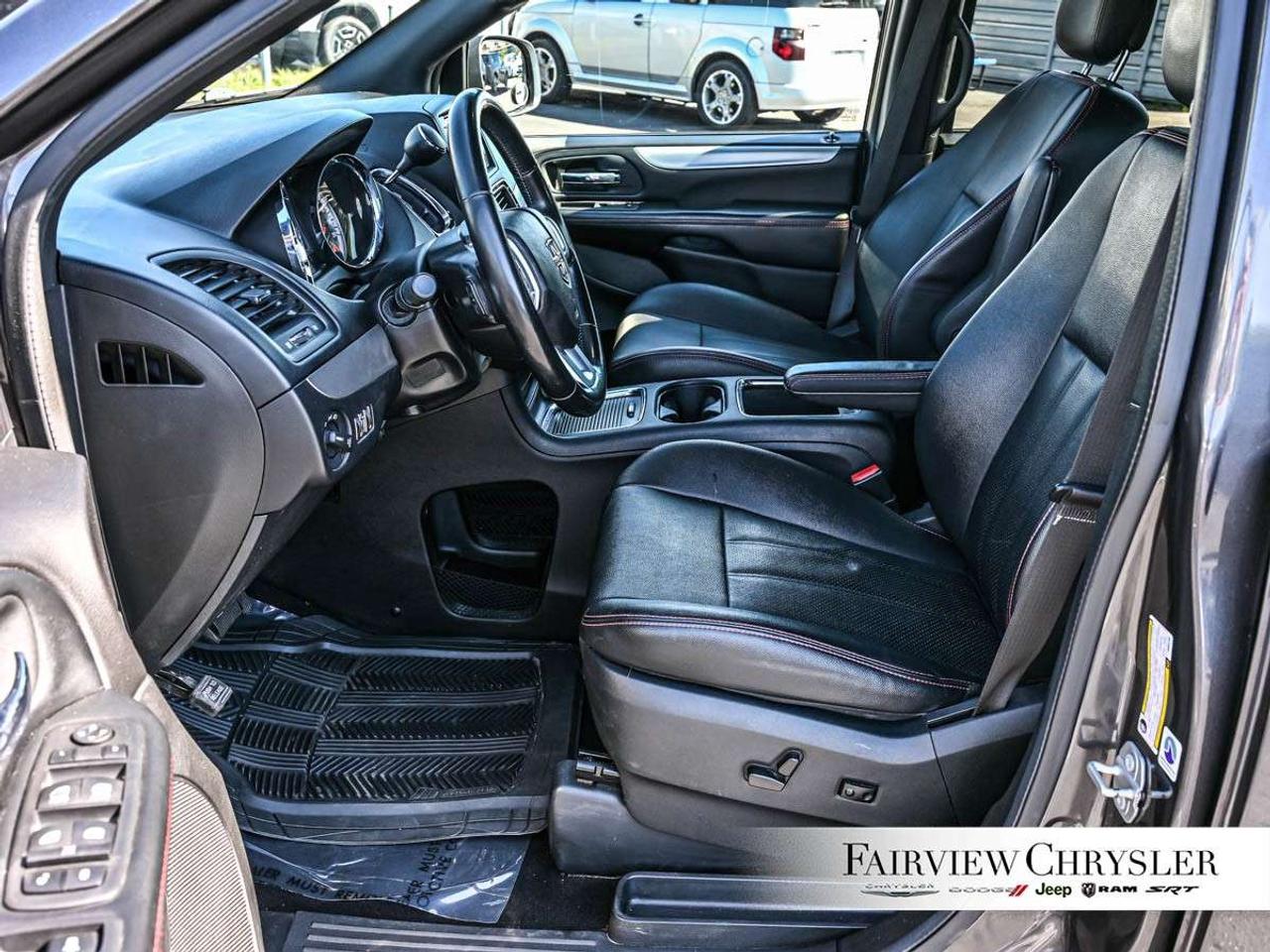 2019 Dodge Grand Caravan GT 2WD LEATHER   BLACKOUT PKG   SINGLE DVD   NAV   REMOTE START   POWER DOORS   PWR TAILGATE   HEATED SEATS Photo