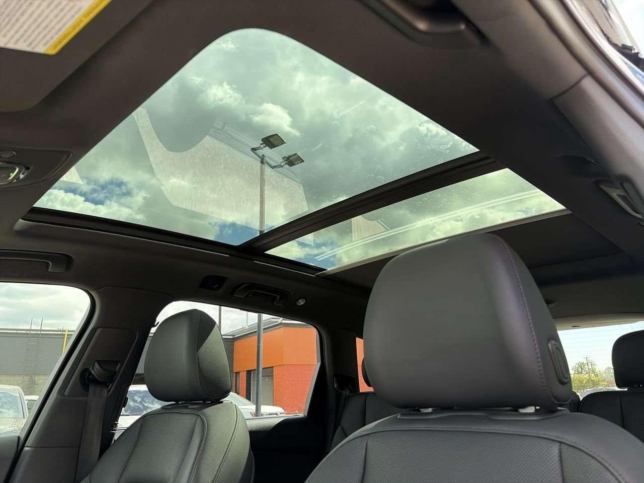 2023 Audi Q7 55 3.0T Progressiv quattro 8sp Tiptronic Alloy Wheels  Sunroof  Leather  3rd Row Seat Photo