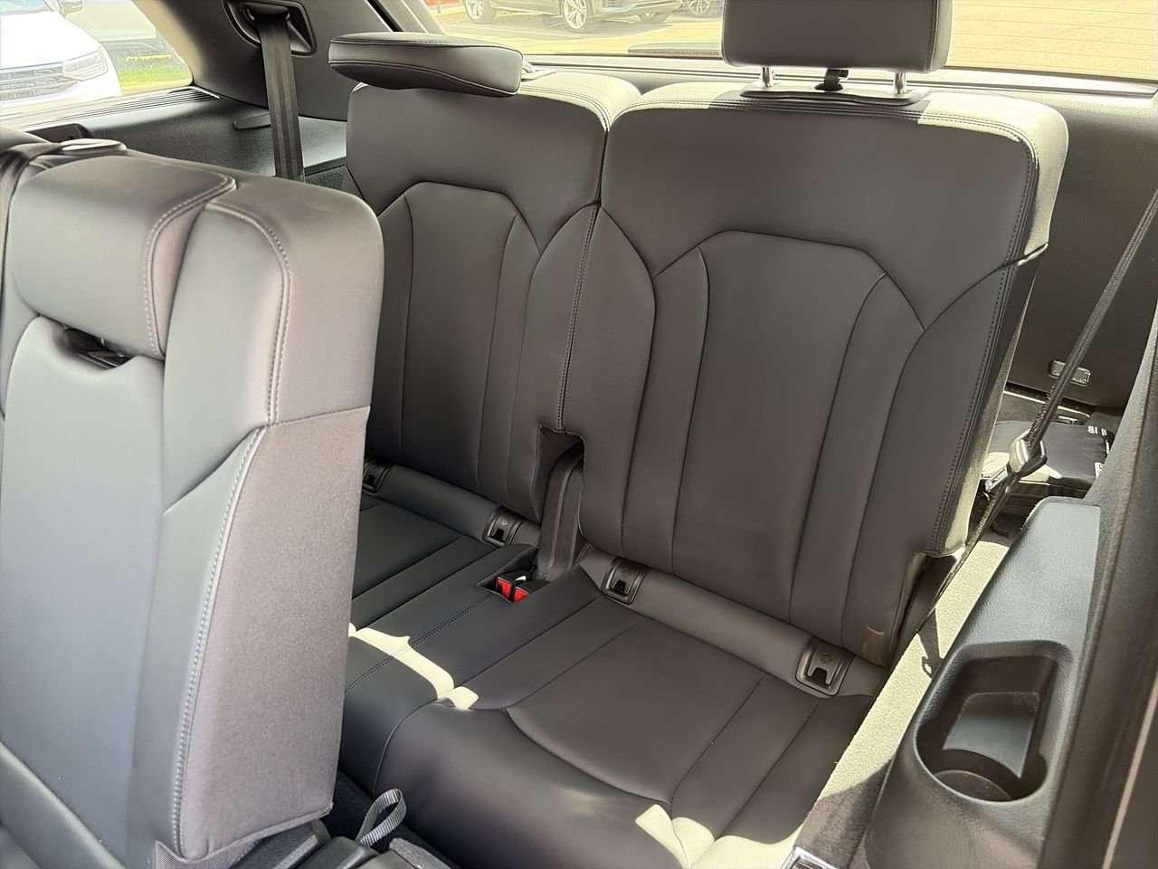 2023 Audi Q7 55 3.0T Progressiv quattro 8sp Tiptronic Alloy Wheels  Sunroof  Leather  3rd Row Seat Photo