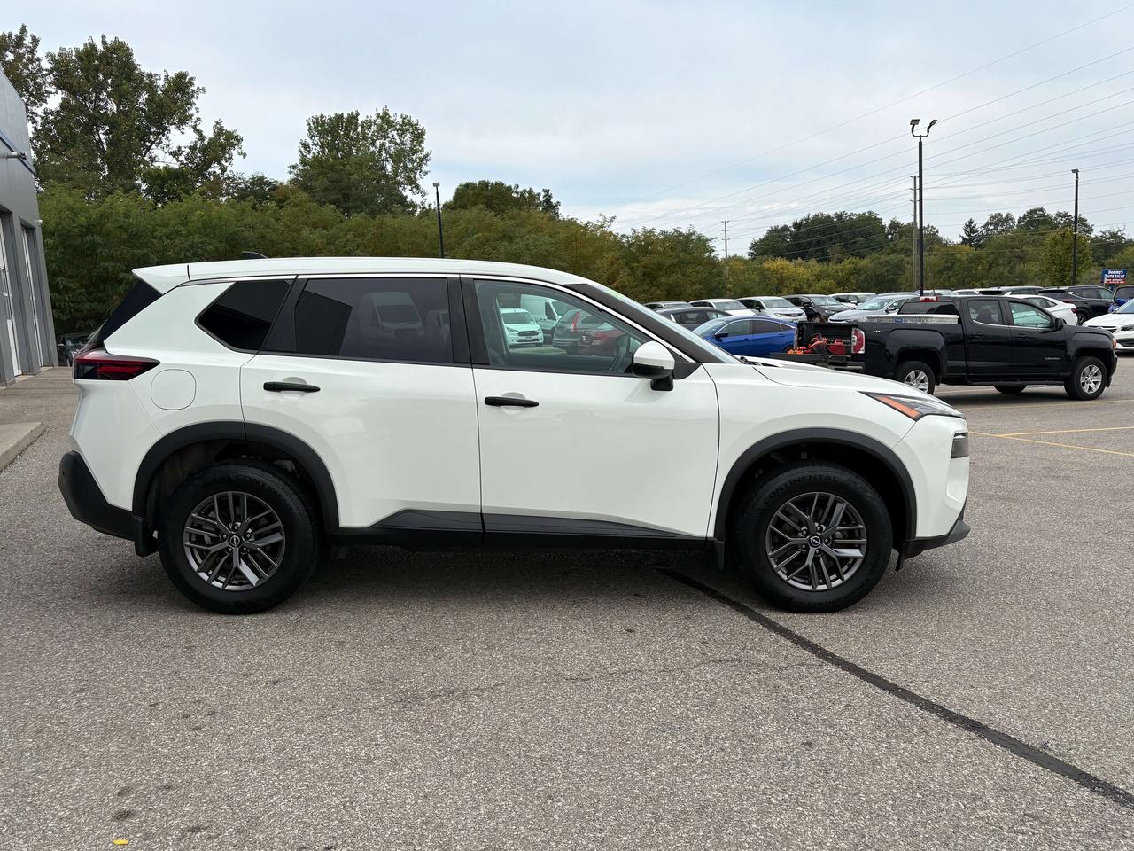 2022 Nissan Rogue S Photo3