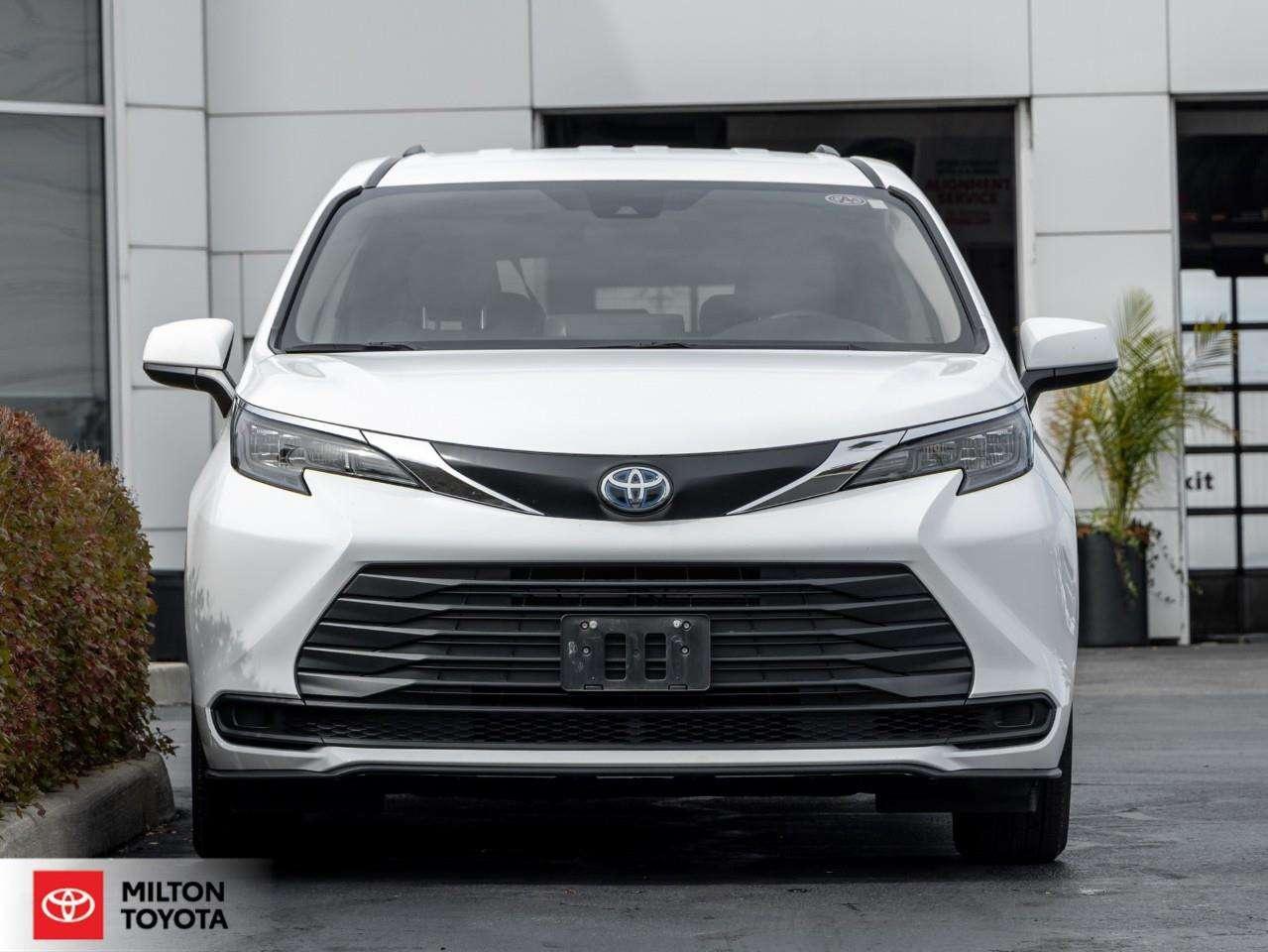 2024 Toyota Sienna HYBRID HEATED STEERING HEATED SEATS BLIND SPOT TCUV LE 8-Passenger Photo5