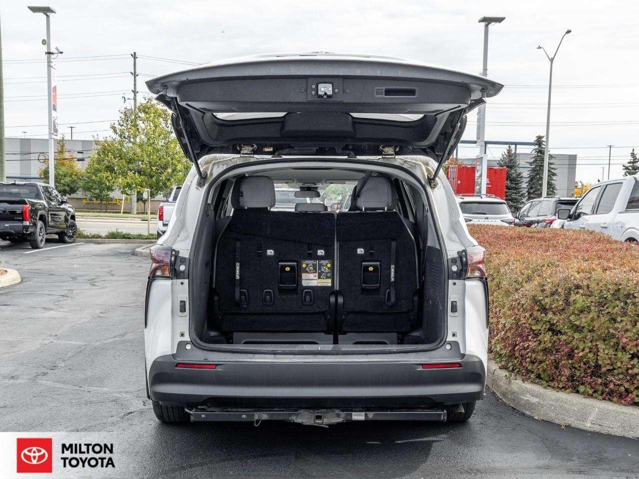 2024 Toyota Sienna HYBRID HEATED STEERING HEATED SEATS BLIND SPOT TCUV LE 8-Passenger Photo