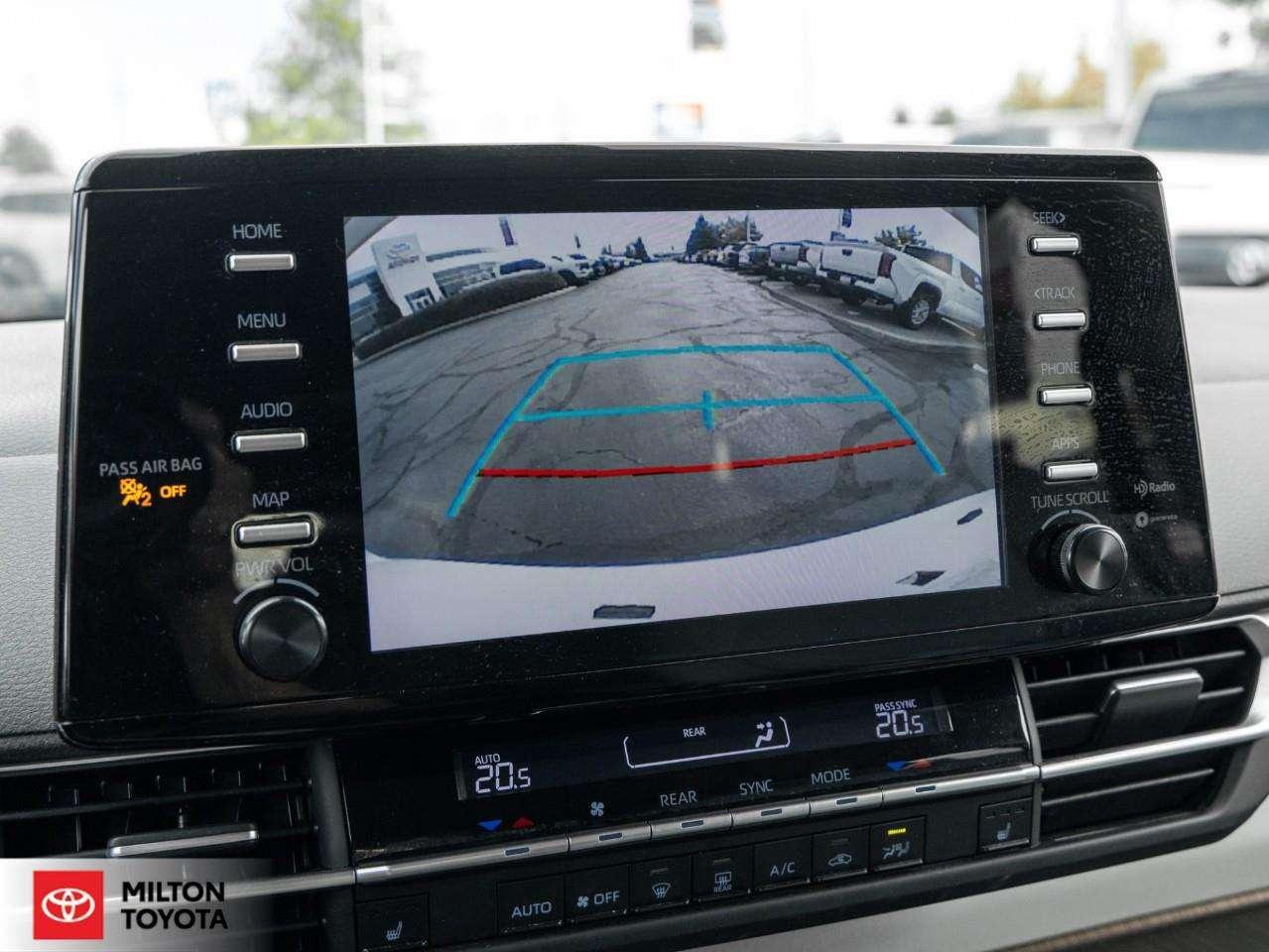 2024 Toyota Sienna HYBRID HEATED STEERING HEATED SEATS BLIND SPOT TCUV LE 8-Passenger Photo