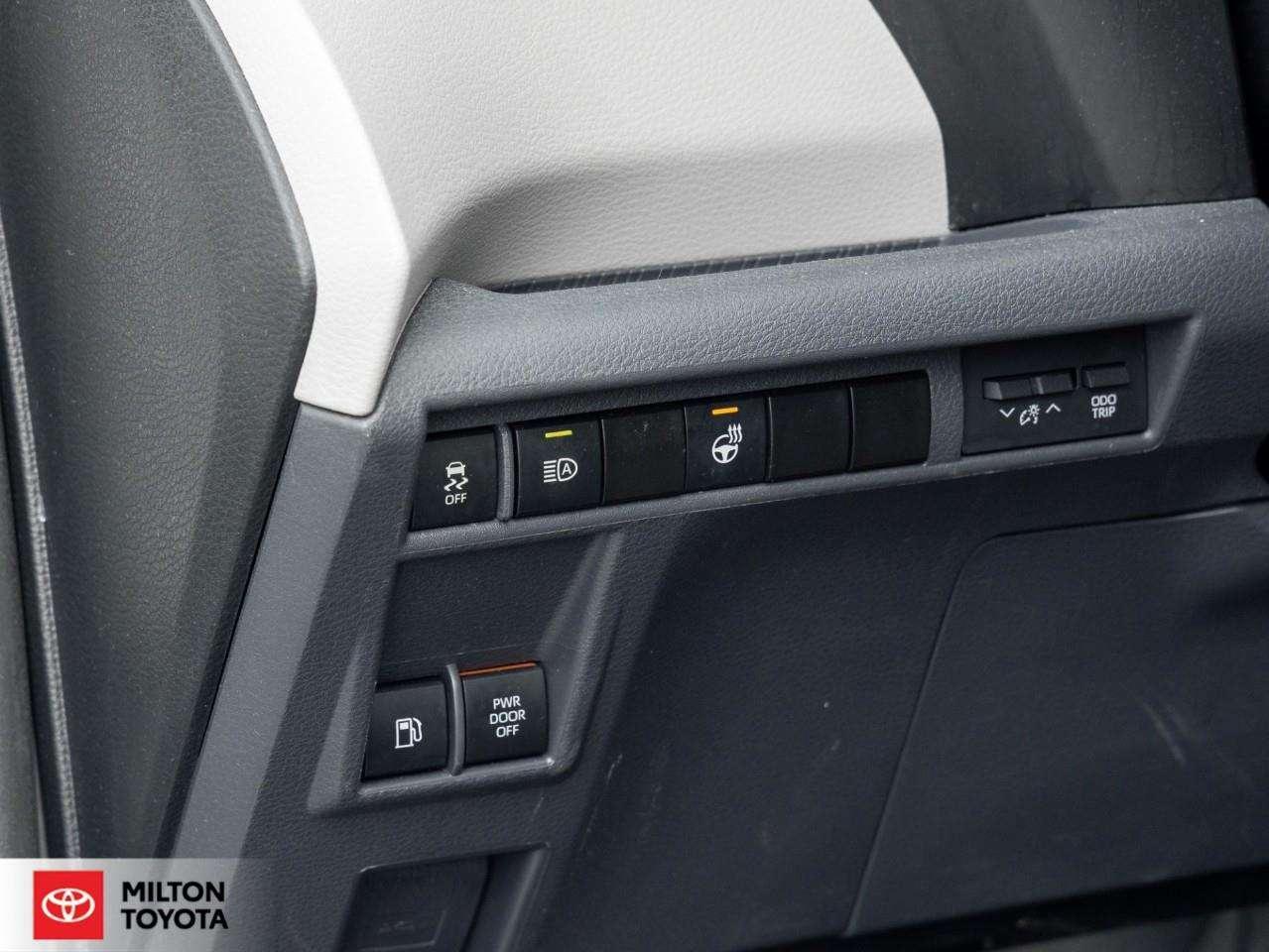 2024 Toyota Sienna HYBRID HEATED STEERING HEATED SEATS BLIND SPOT TCUV LE 8-Passenger Photo