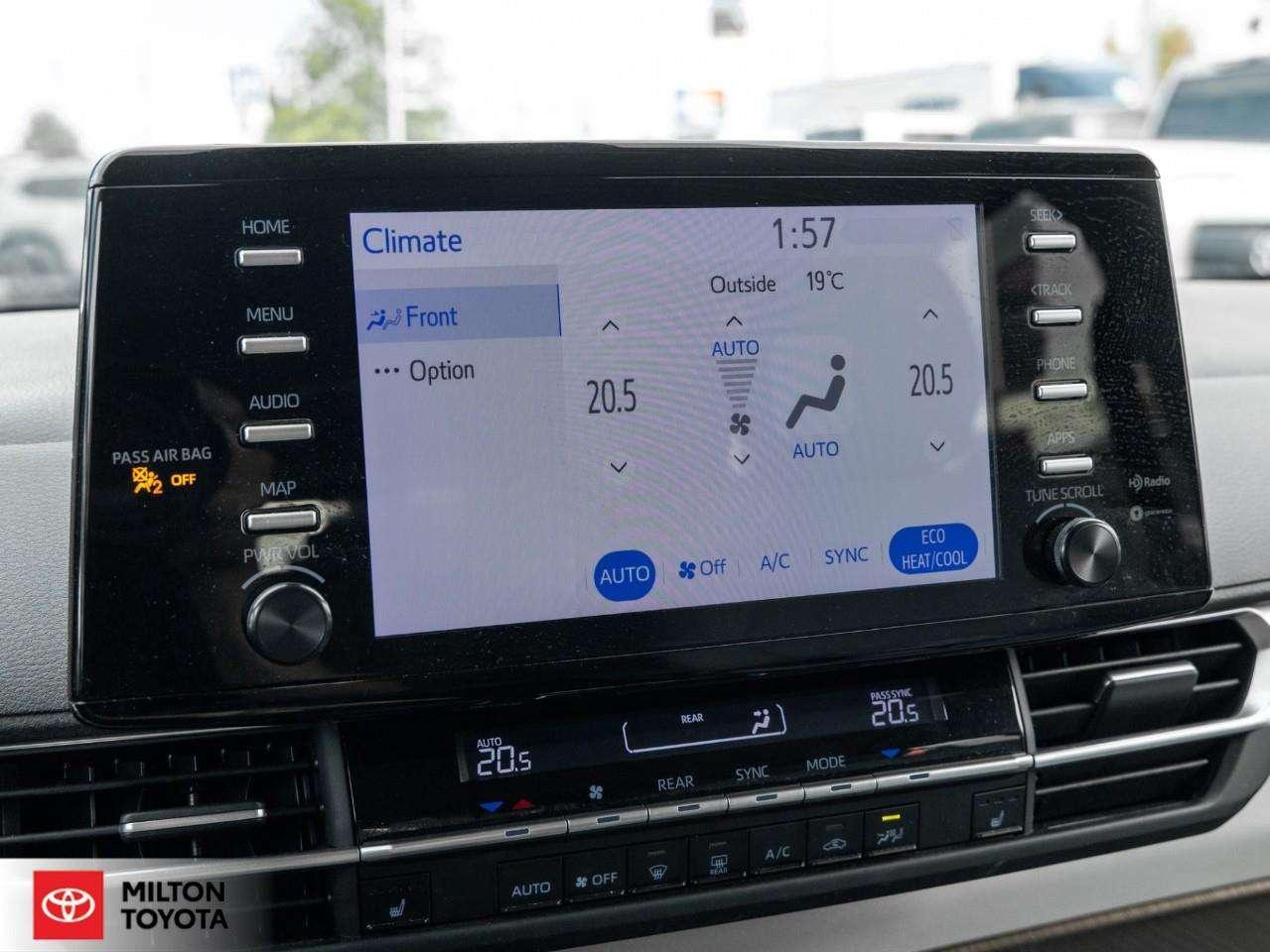 2024 Toyota Sienna HYBRID HEATED STEERING HEATED SEATS BLIND SPOT TCUV LE 8-Passenger Photo