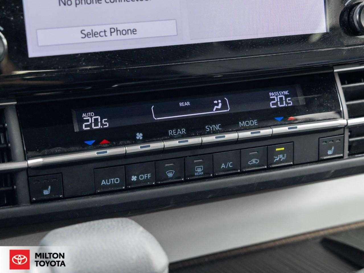 2024 Toyota Sienna HYBRID HEATED STEERING HEATED SEATS BLIND SPOT TCUV LE 8-Passenger Photo