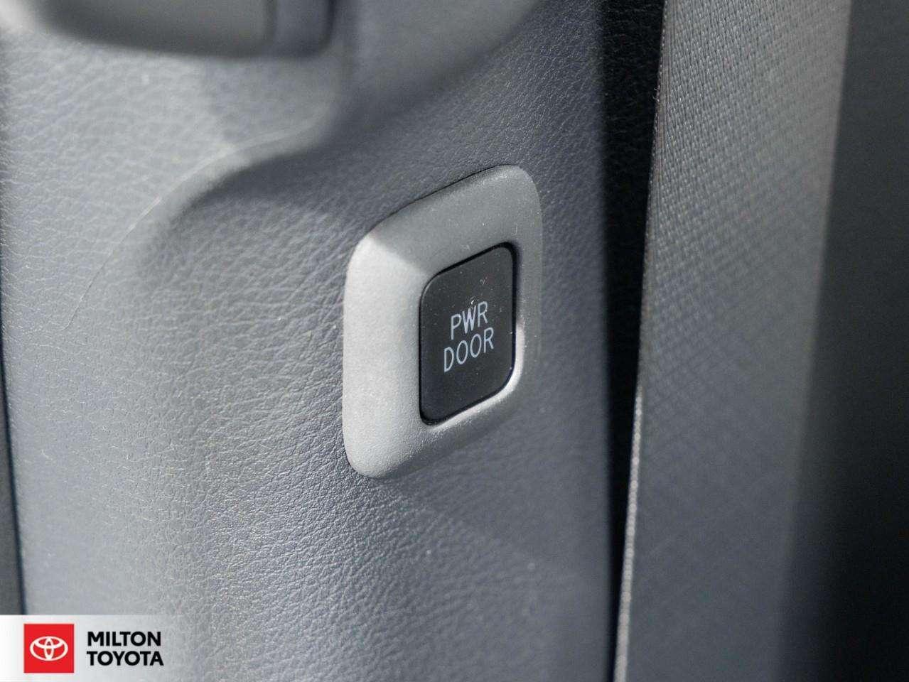 2024 Toyota Sienna HYBRID HEATED STEERING HEATED SEATS BLIND SPOT TCUV LE 8-Passenger Photo