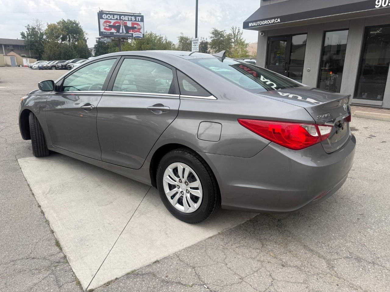 2011 Hyundai Sonata 4dr Sdn 2.4 Auto GL Photo2