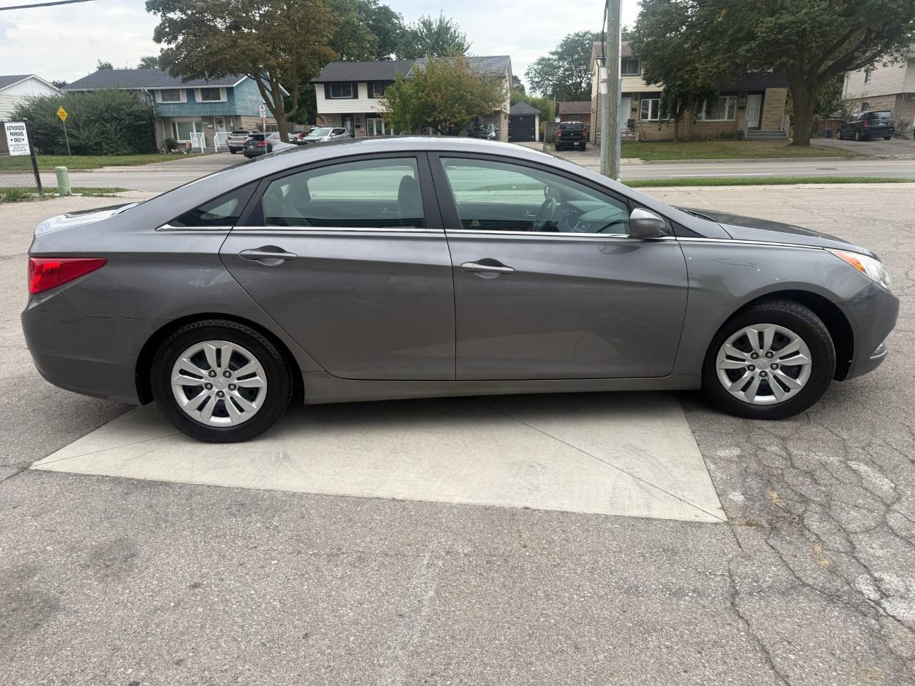 2011 Hyundai Sonata 4dr Sdn 2.4 Auto GL Photo