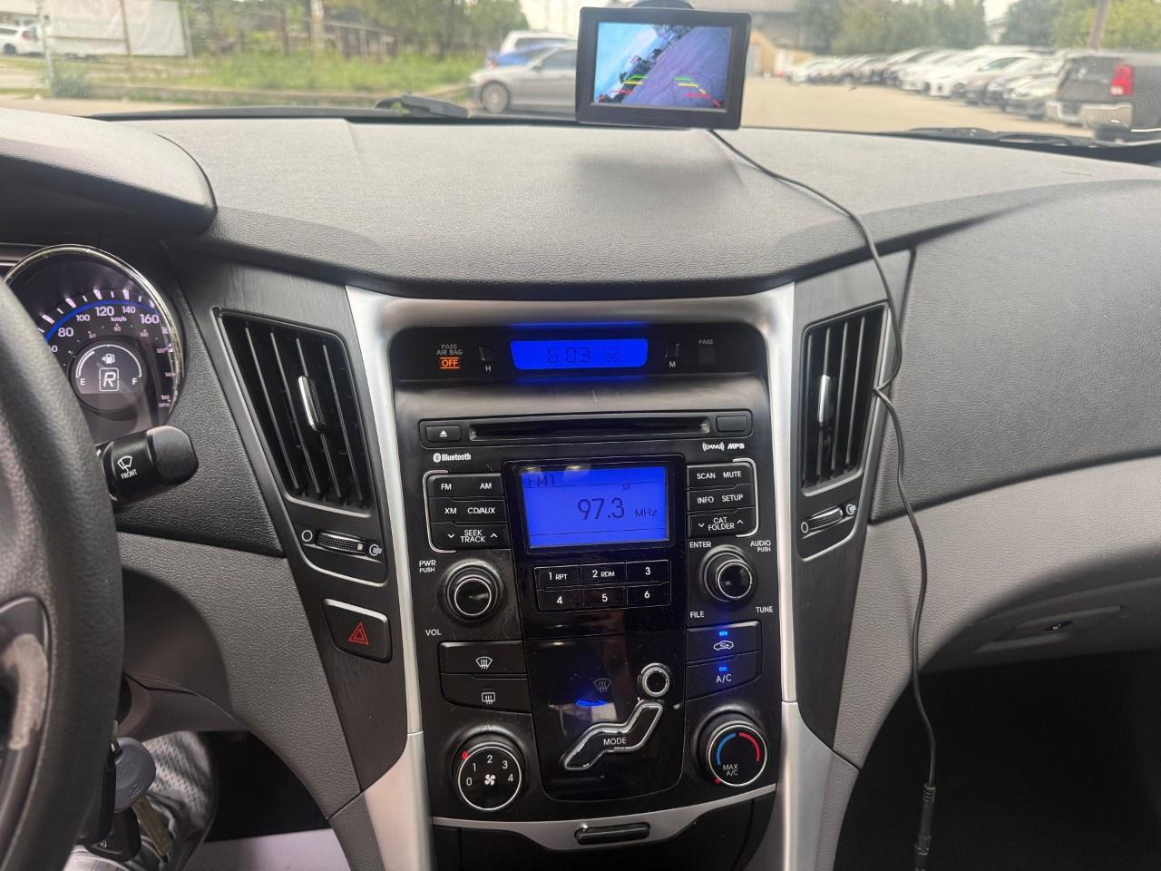 2011 Hyundai Sonata 4dr Sdn 2.4 Auto GL Photo