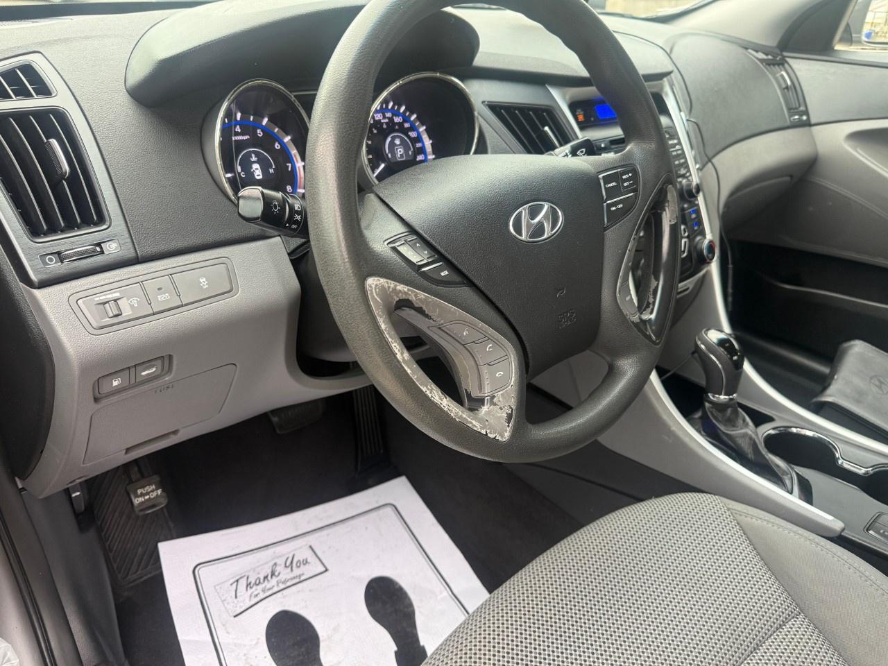 2011 Hyundai Sonata 4dr Sdn 2.4 Auto GL Photo