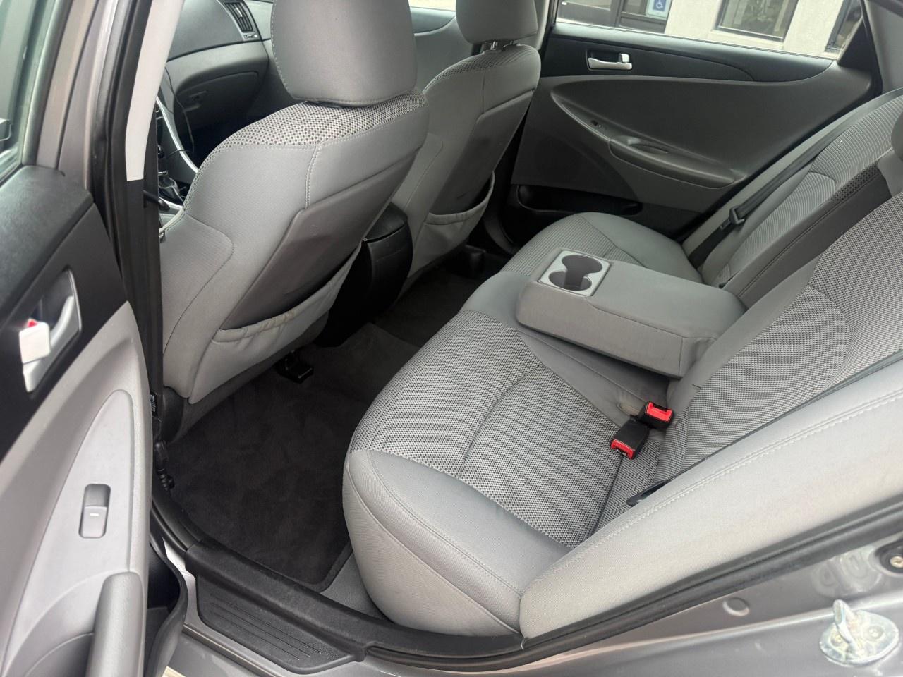 2011 Hyundai Sonata 4dr Sdn 2.4 Auto GL Photo