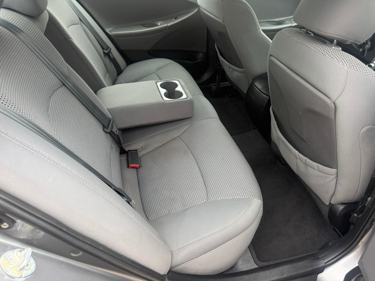 2011 Hyundai Sonata 4dr Sdn 2.4 Auto GL Photo