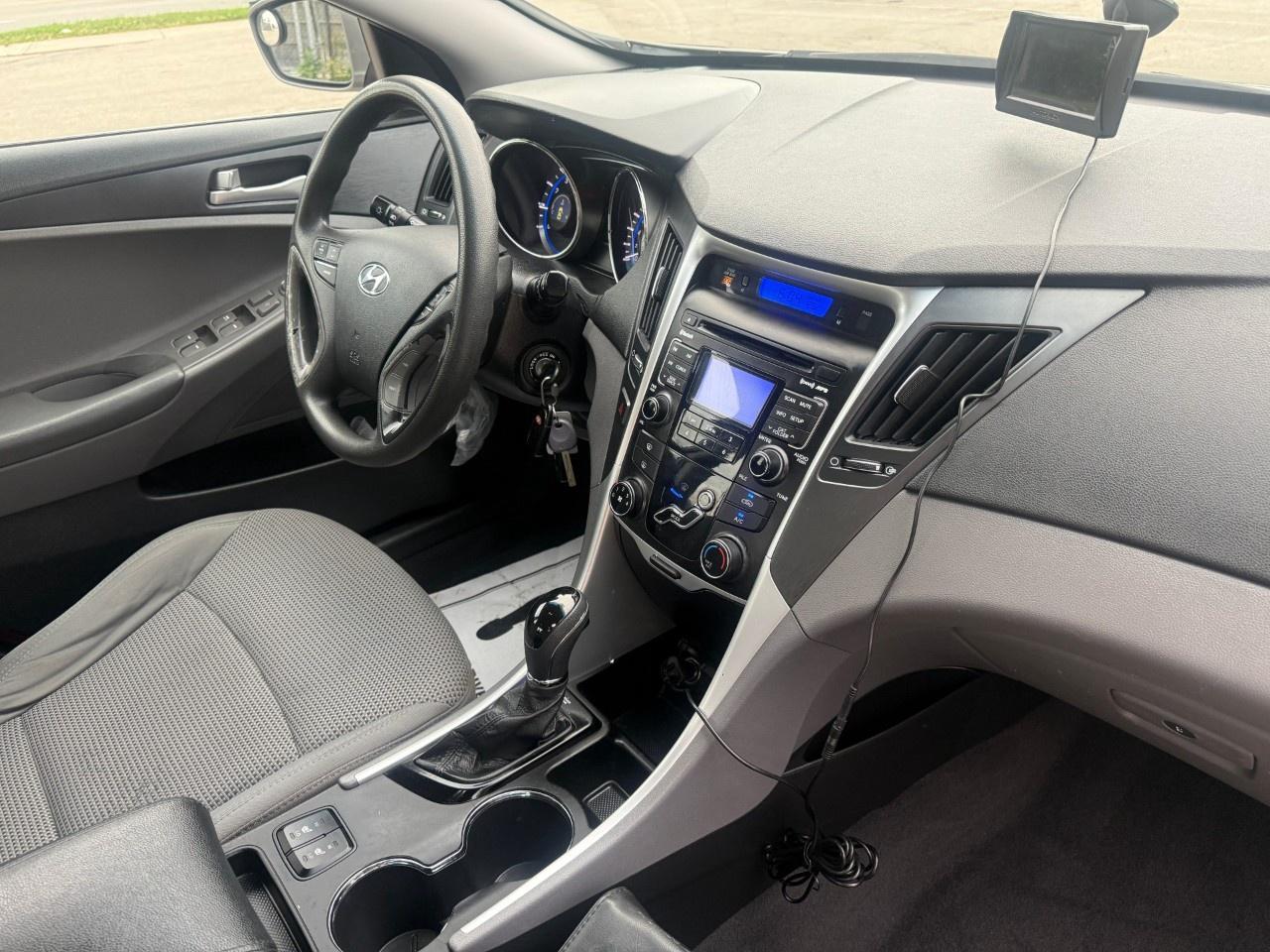 2011 Hyundai Sonata 4dr Sdn 2.4 Auto GL Photo