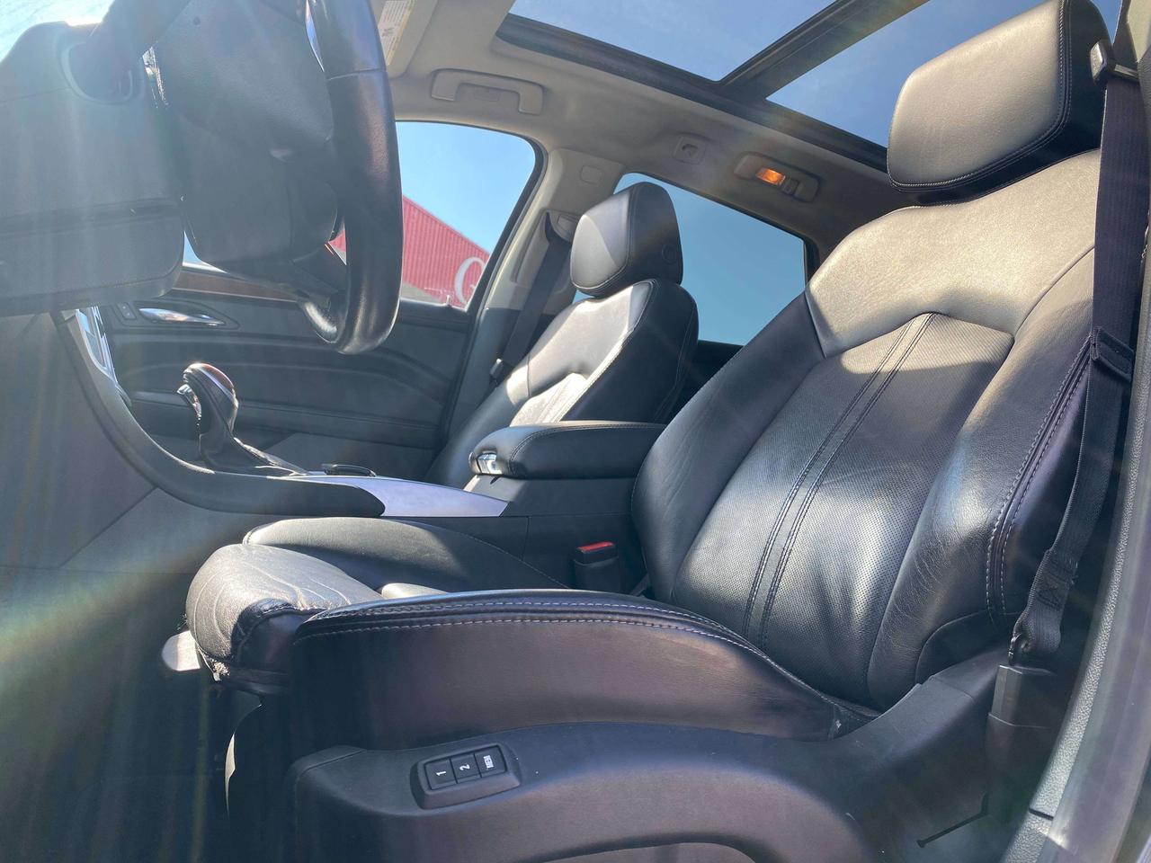 2014 Cadillac SRX CLEAN CARFAX, LEATHER, REMOTE START, AWD, SUNROOF! Photo