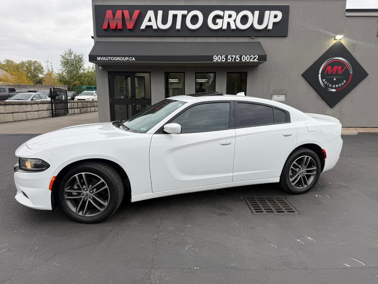 2019 Dodge Charger SXT AWD Photo5