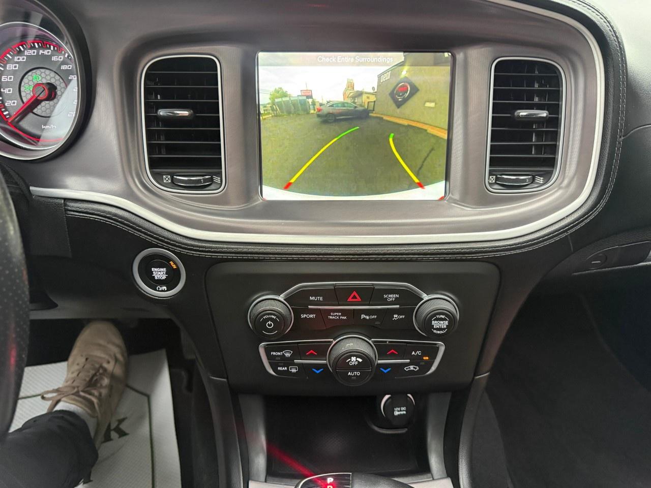 2019 Dodge Charger SXT AWD Photo