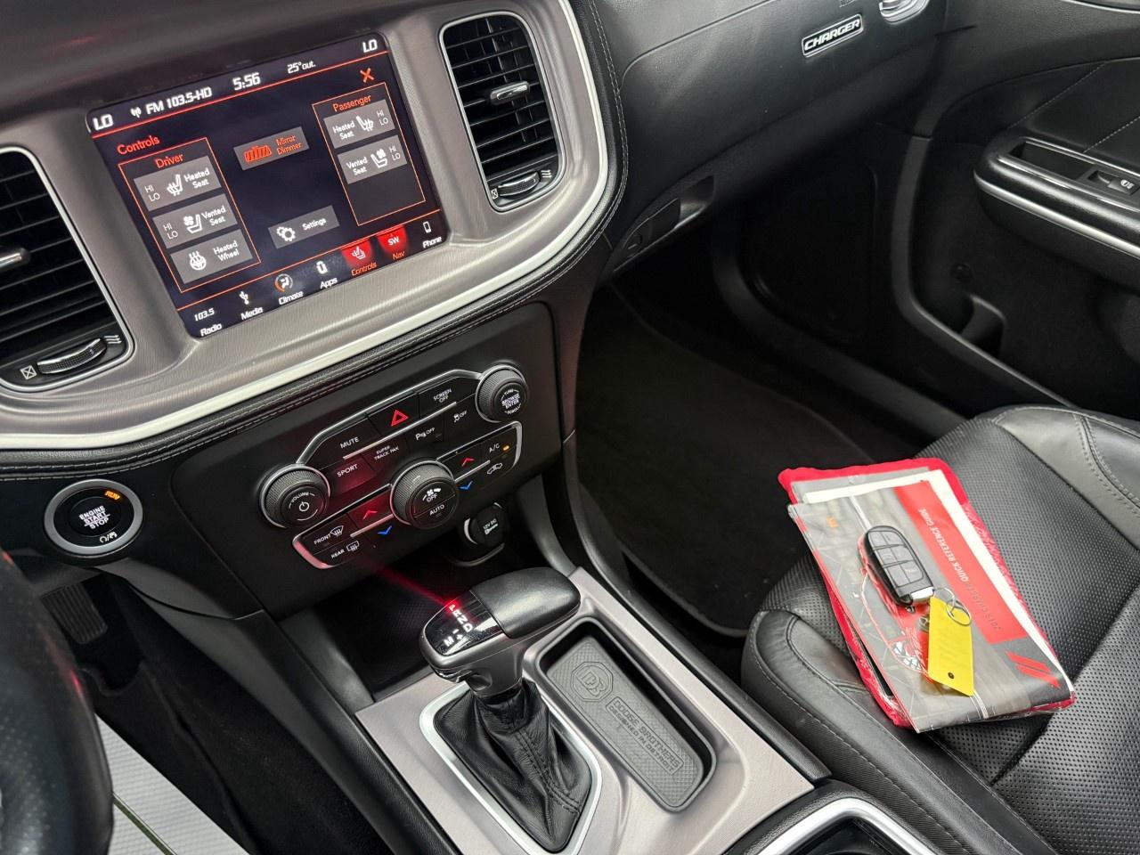 2019 Dodge Charger SXT AWD Photo