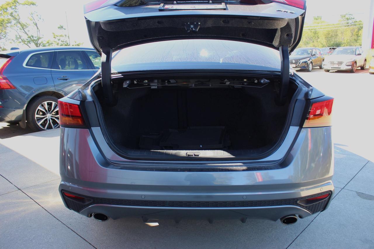 2021 Nissan Altima 2.5 Platinum Photo