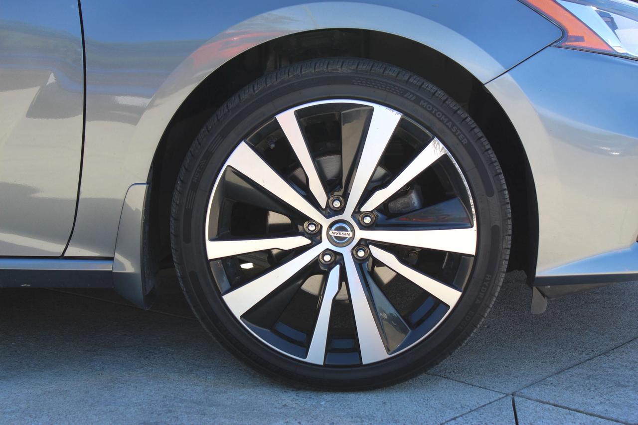 2021 Nissan Altima 2.5 Platinum Photo