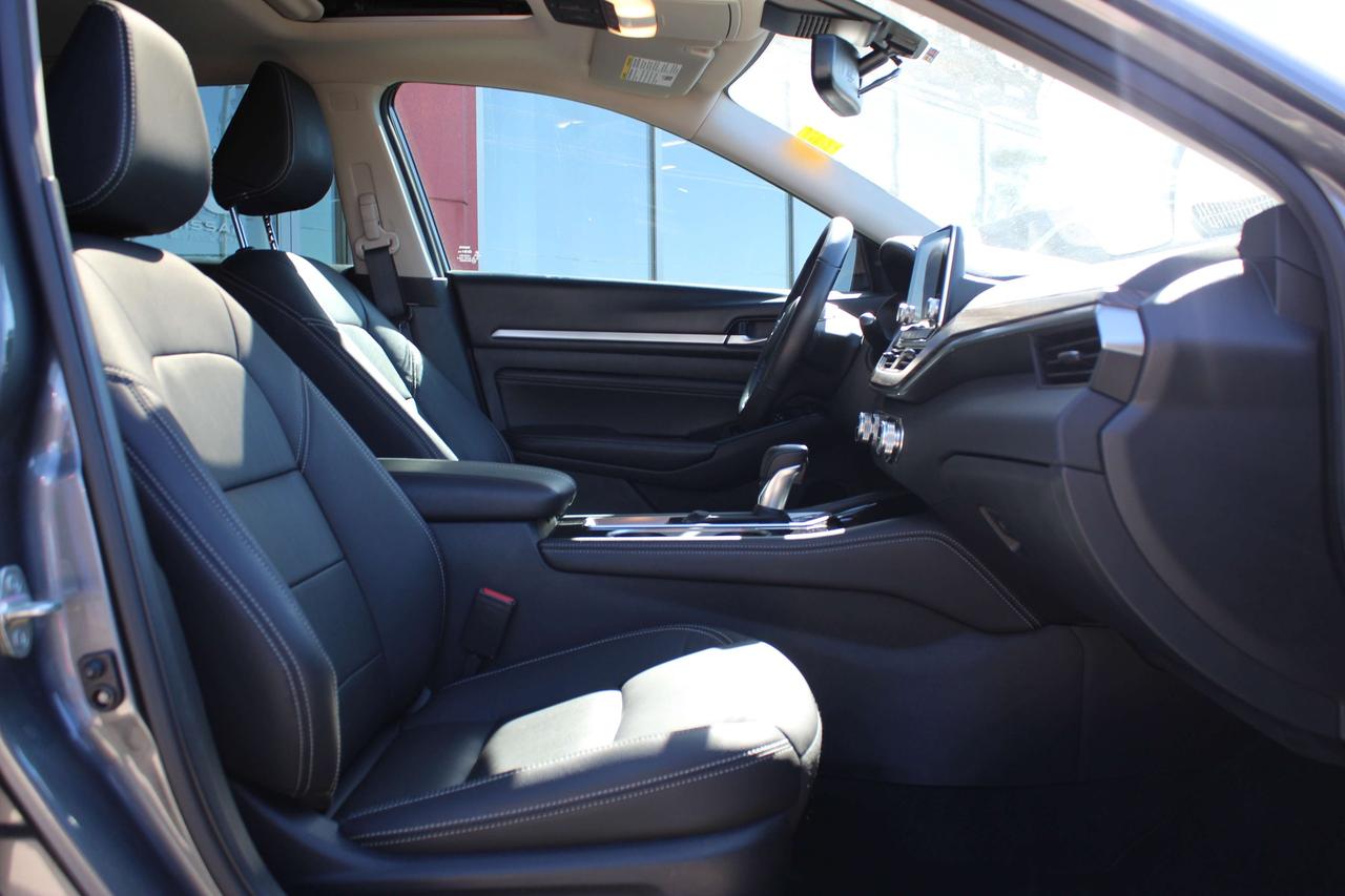 2021 Nissan Altima 2.5 Platinum Photo