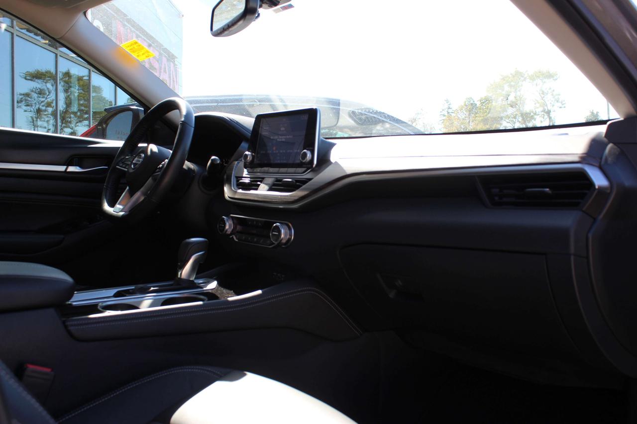 2021 Nissan Altima 2.5 Platinum Photo