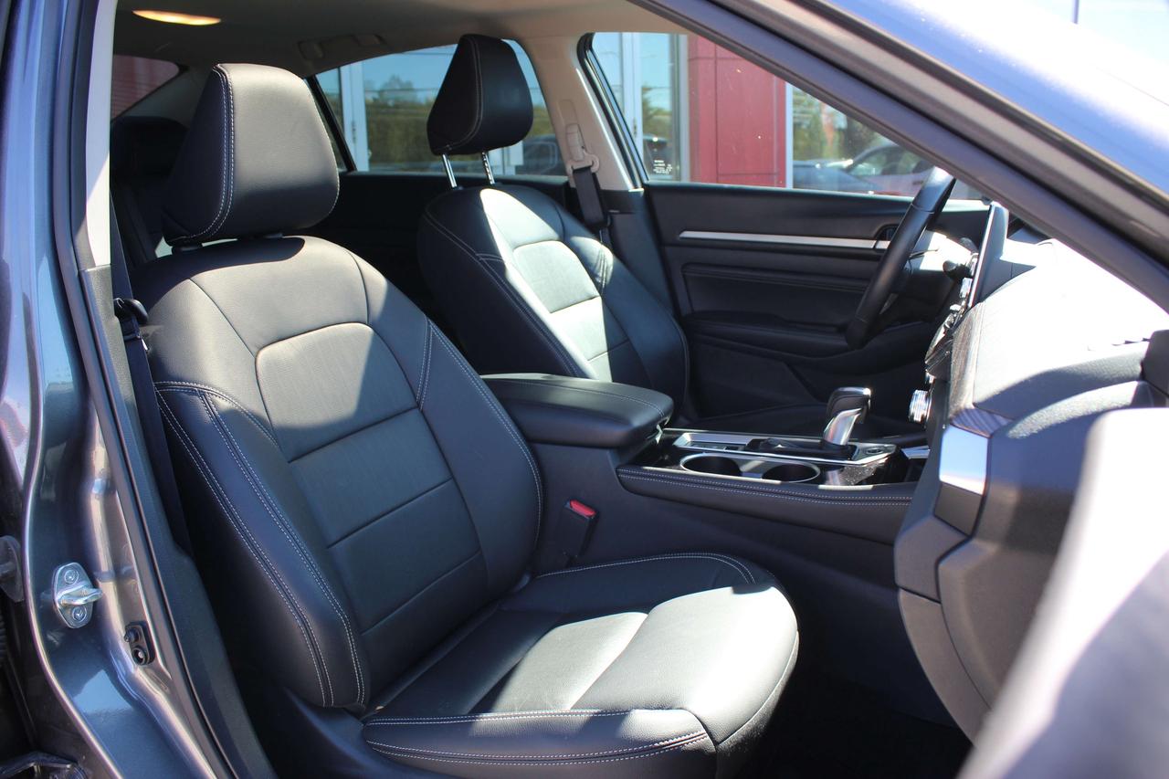 2021 Nissan Altima 2.5 Platinum Photo