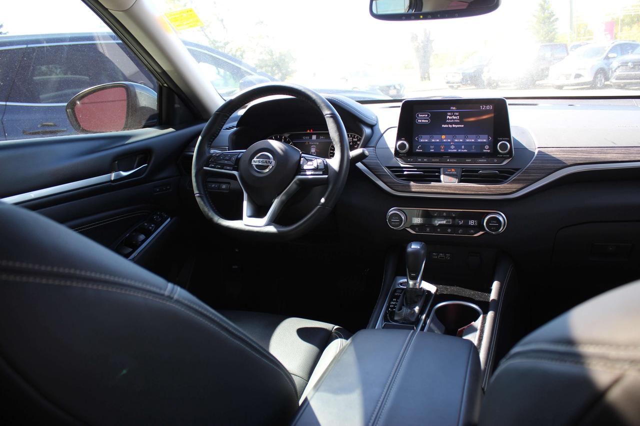 2021 Nissan Altima 2.5 Platinum Photo