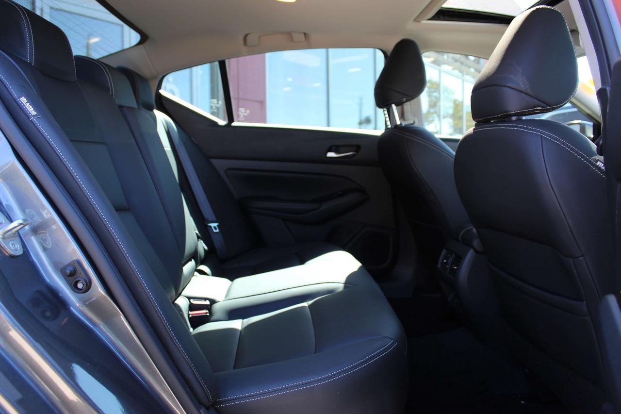 2021 Nissan Altima 2.5 Platinum Photo
