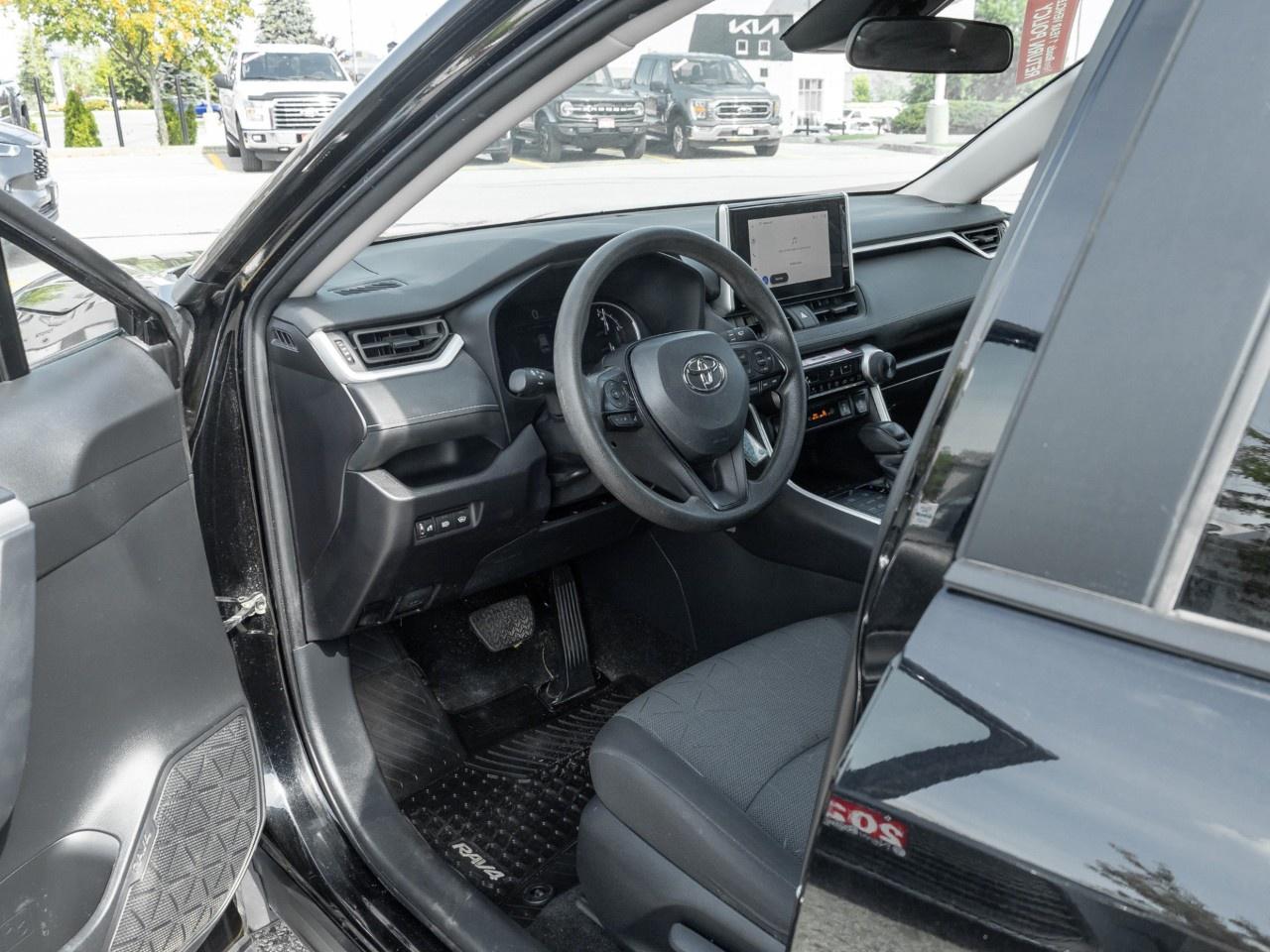 2025 Toyota RAV4 LE AWD Photo