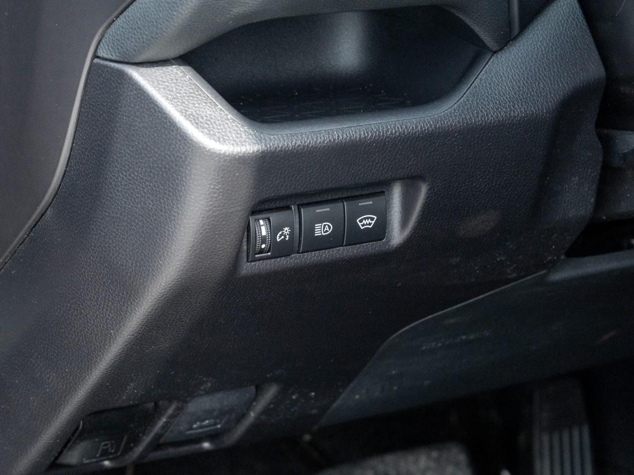 2025 Toyota RAV4 LE AWD Photo