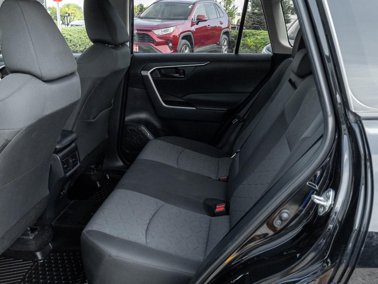 2025 Toyota RAV4 LE AWD Photo