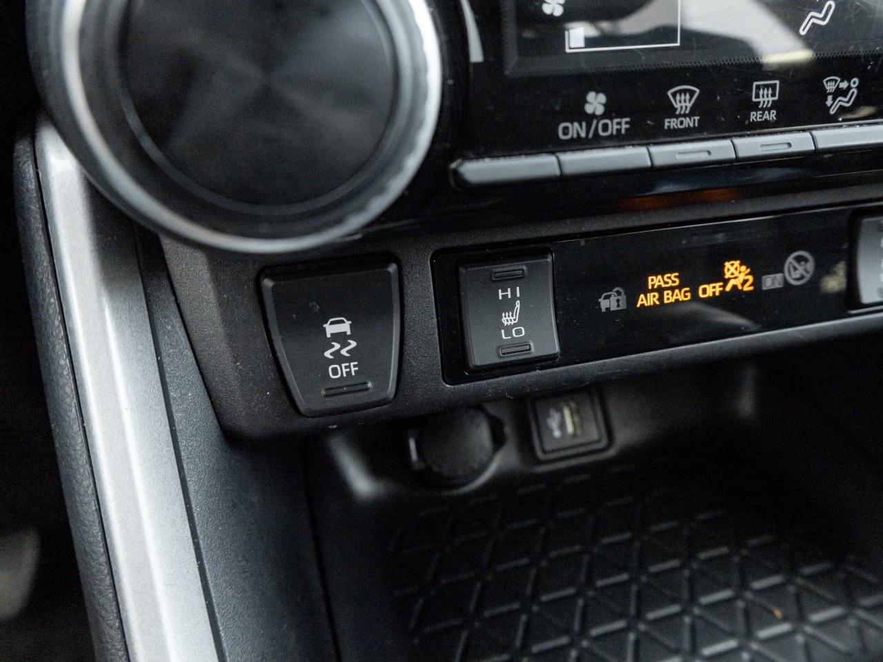 2025 Toyota RAV4 LE AWD Photo