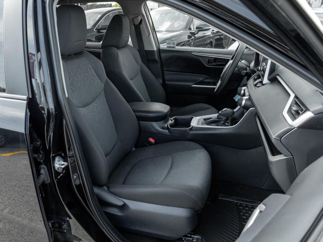 2025 Toyota RAV4 LE AWD Photo