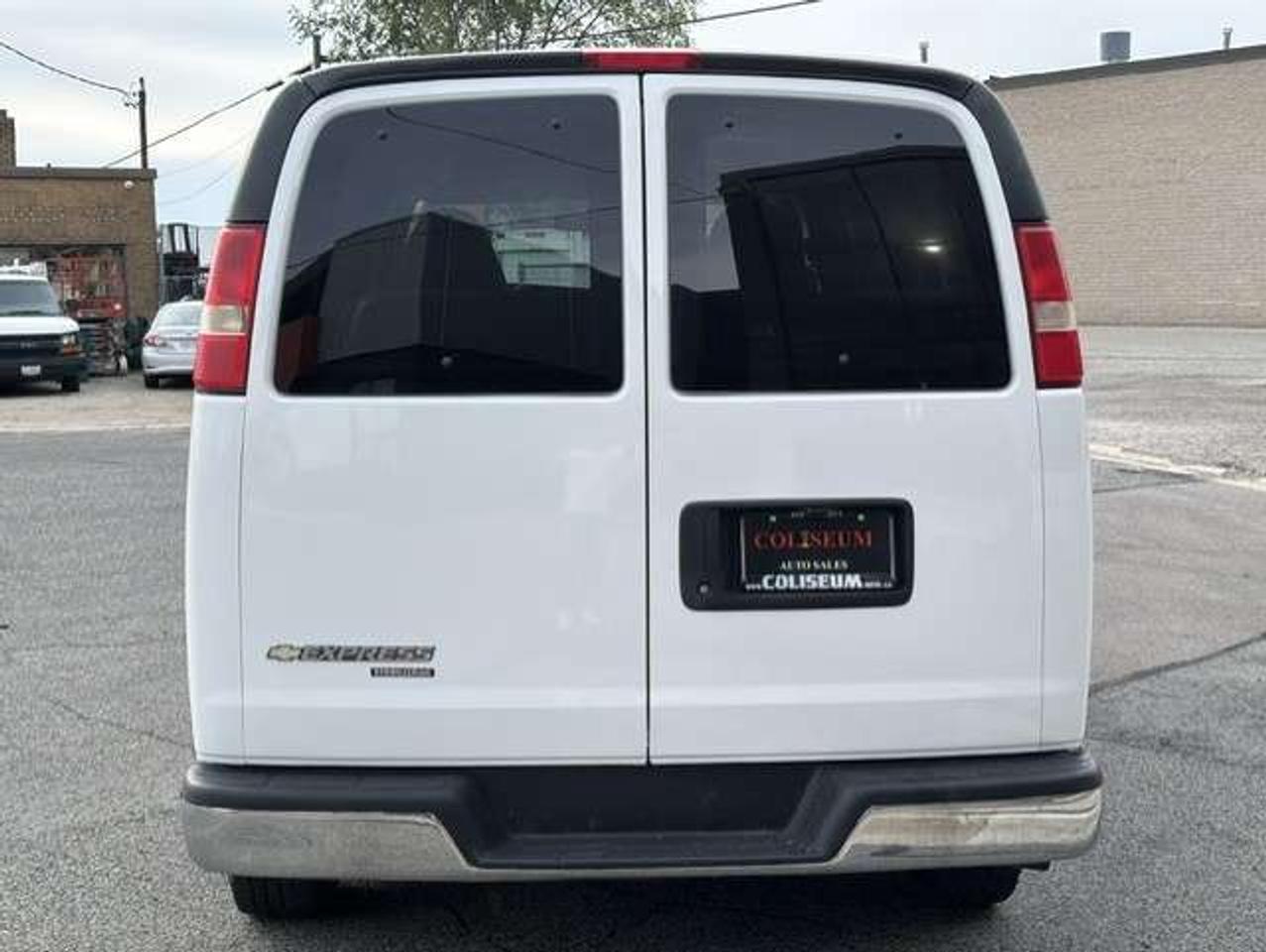 2012 Chevrolet Express Passenger 3500 LT 12 PASSENGER-ONLY 120KM-8 TO CHOOSE FROM! Photo3