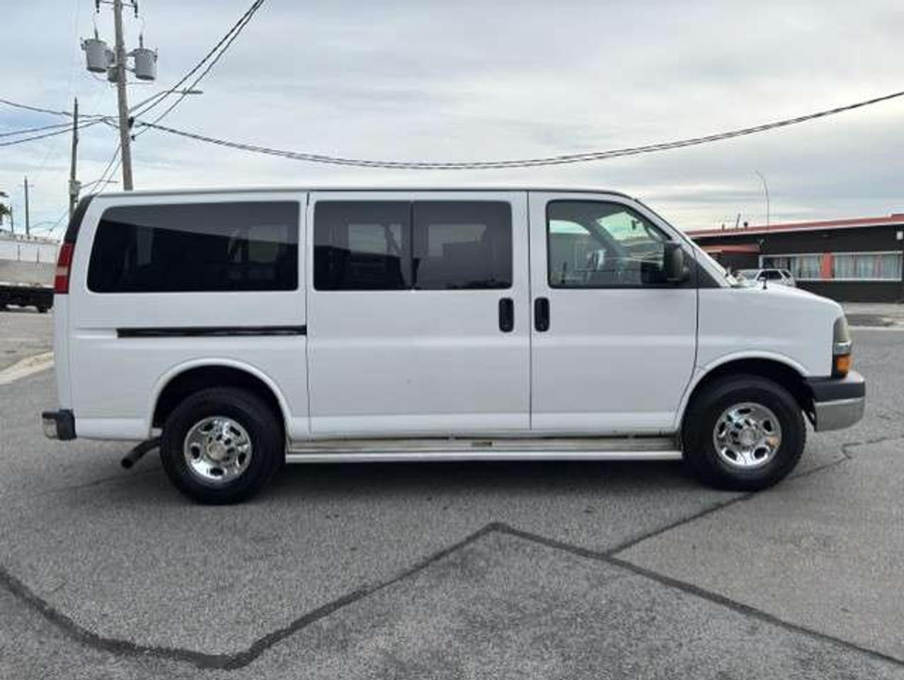 2012 Chevrolet Express Passenger 3500 LT 12 PASSENGER-ONLY 120KM-8 TO CHOOSE FROM! Photo