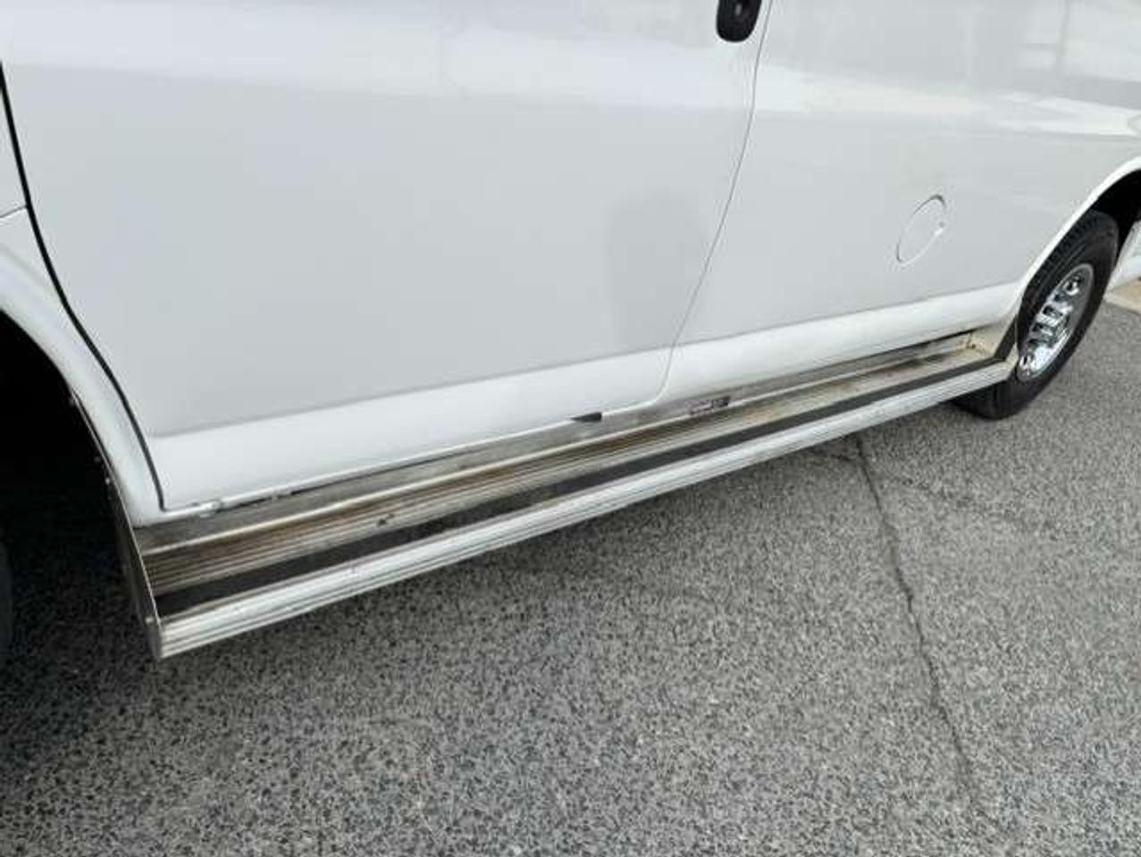 2012 Chevrolet Express Passenger 3500 LT 12 PASSENGER-ONLY 120KM-8 TO CHOOSE FROM! Photo
