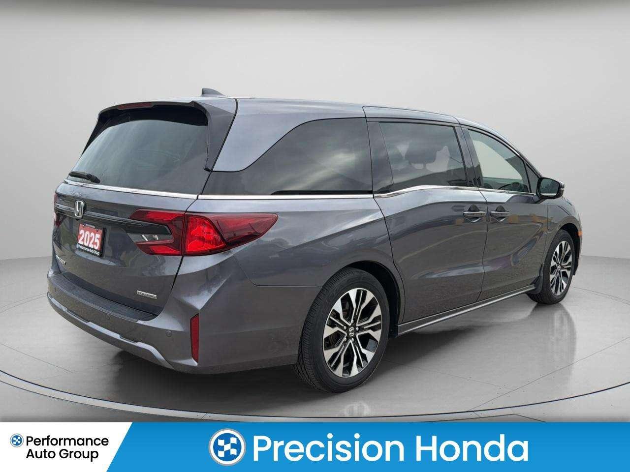 2025 Honda Odyssey TOURING NAVIGATION LEATHER SUNROOF Photo