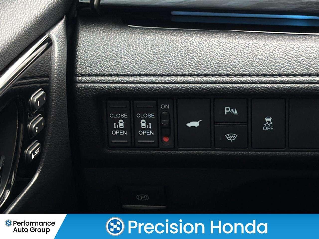 2025 Honda Odyssey TOURING NAVIGATION LEATHER SUNROOF Photo