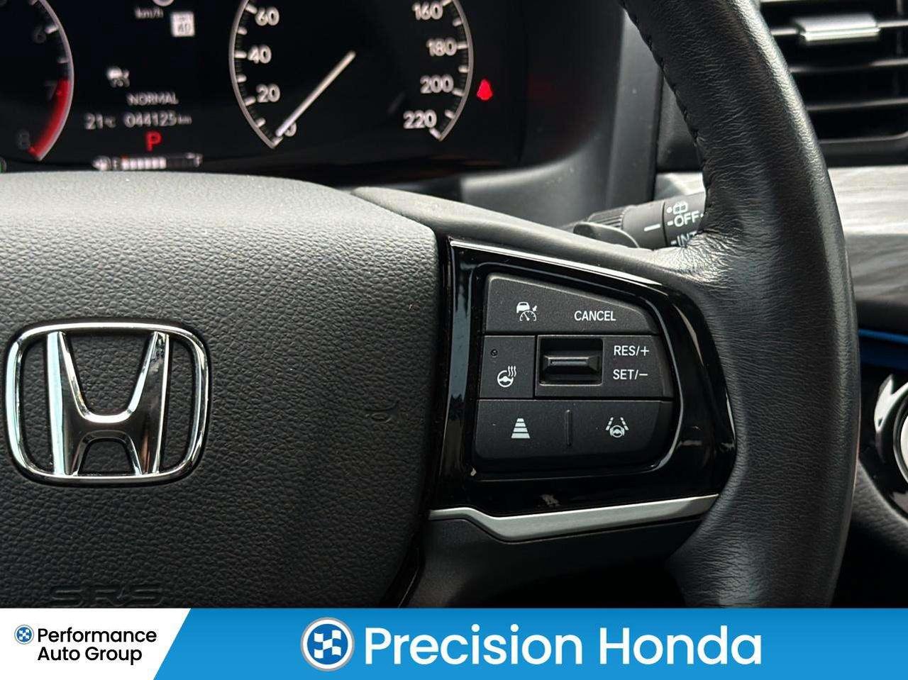 2025 Honda Odyssey TOURING NAVIGATION LEATHER SUNROOF Photo