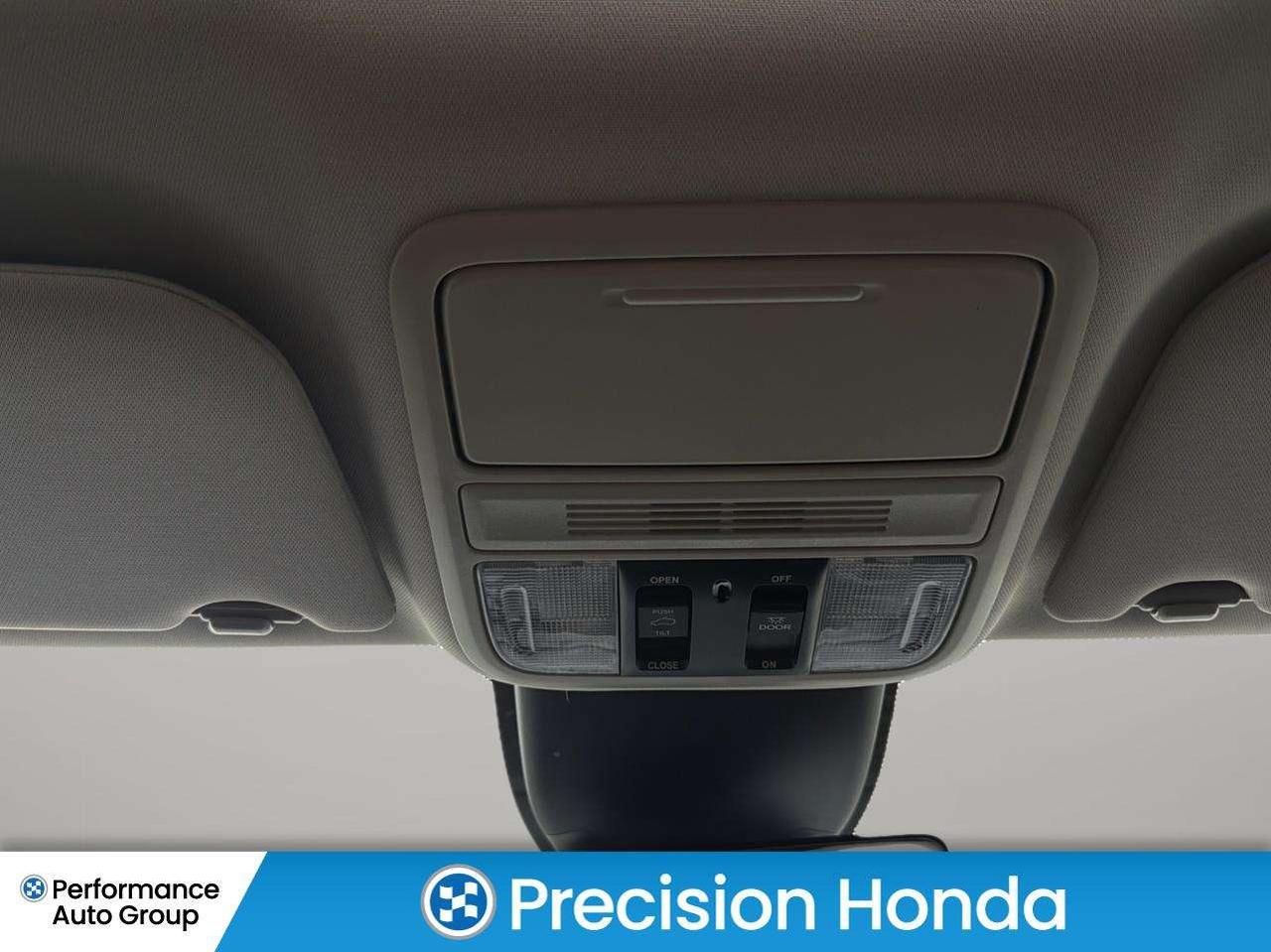 2025 Honda Odyssey TOURING NAVIGATION LEATHER SUNROOF Photo