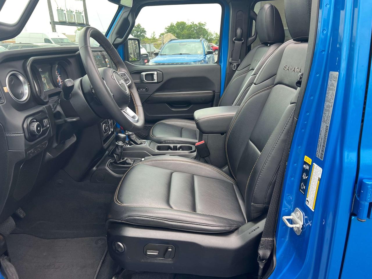 2024 Jeep Wrangler Sahara *LTHR *SKY PWR TOP *PWR SEATS *NAVI *ALPINE Photo