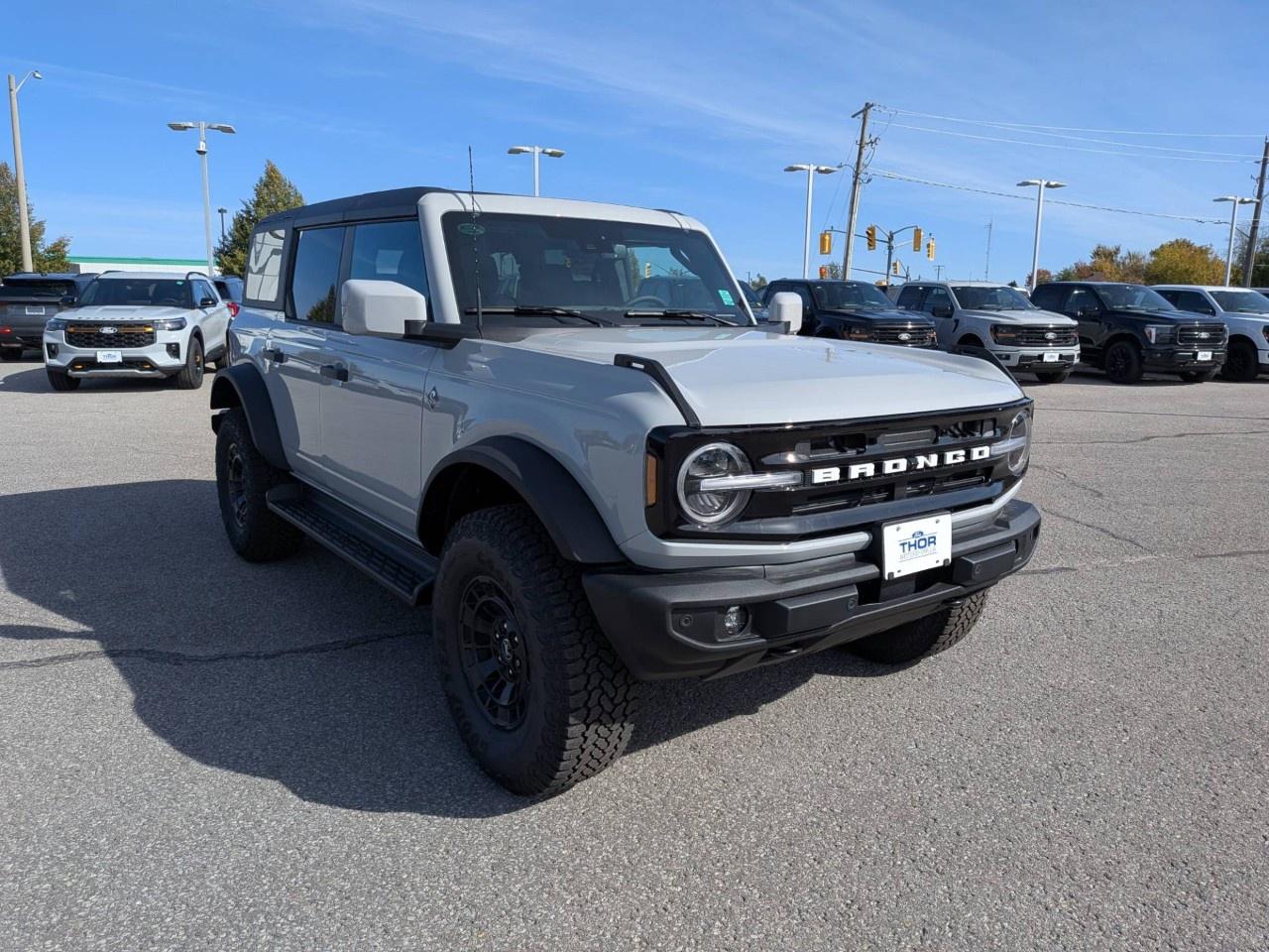 2026 Ford Bronco OUTER BANKS 4 DOOR 4X4 Photo